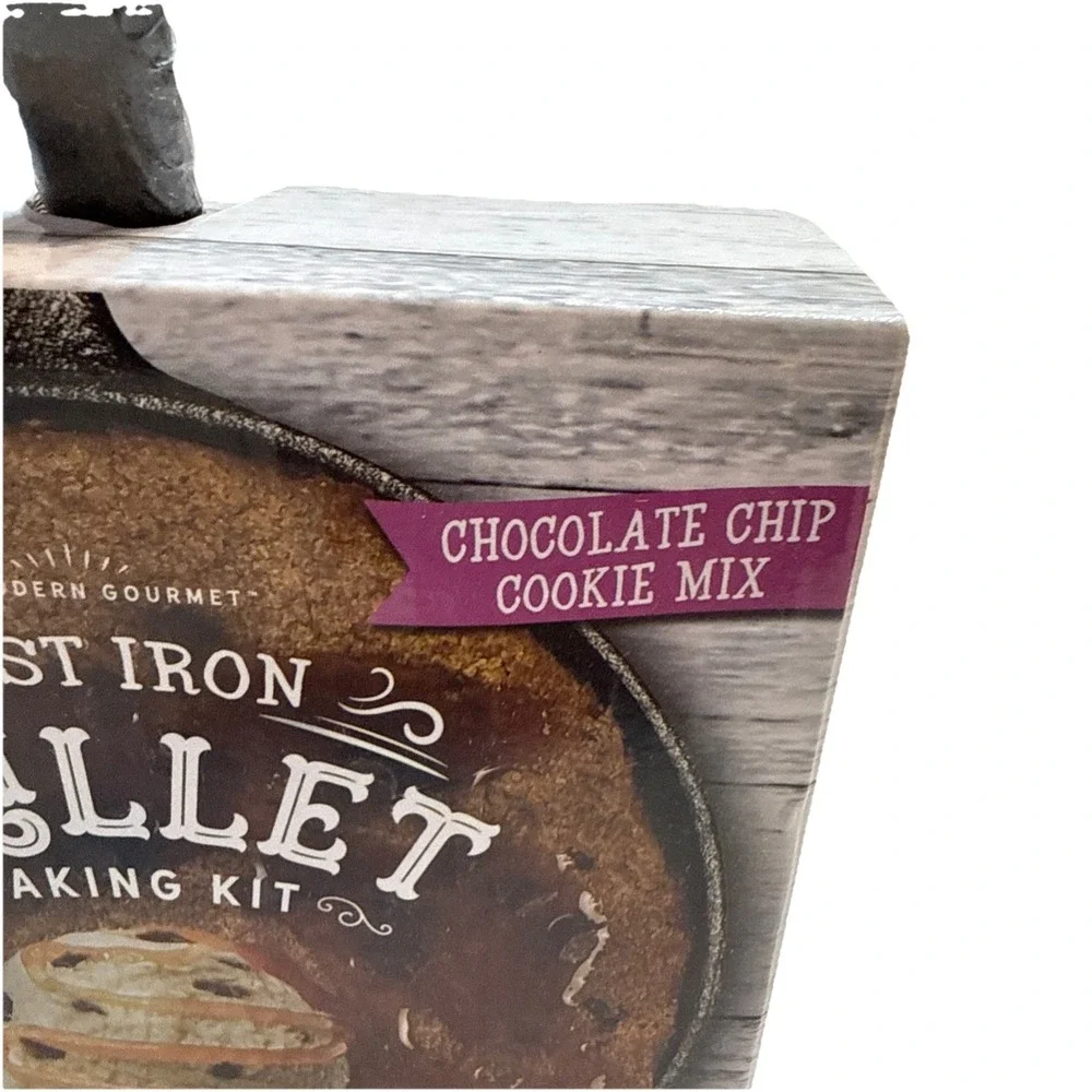 NEW The Modern Gourmet‎ Small Cast Iron Skillet Chocolate Chip Cookie Baking Kit